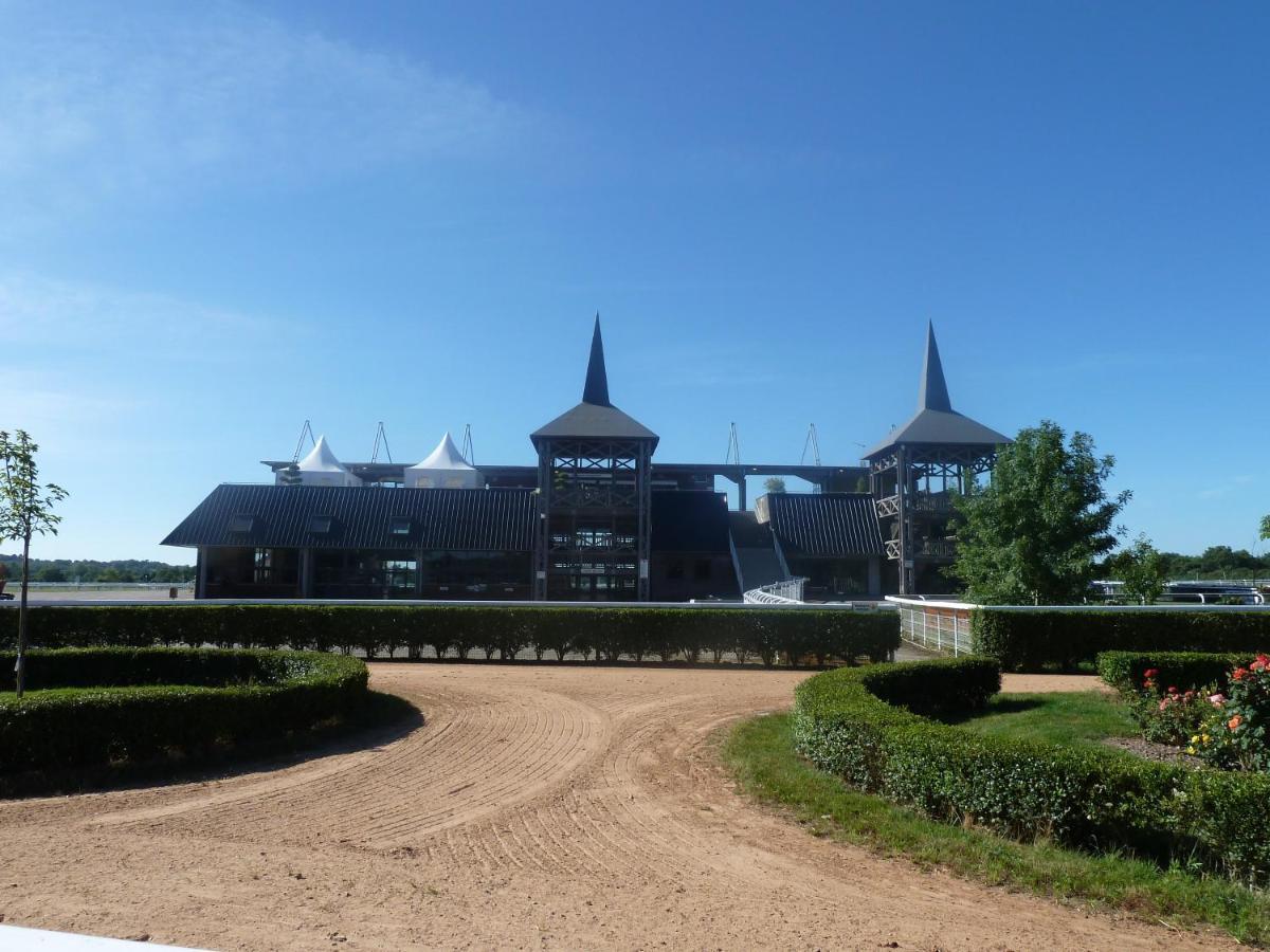 Le Village De Cottages - Le Pole Du Cheval Et De L'Ane Lignières Eksteriør billede